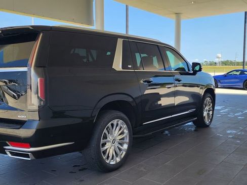Used 2024 Cadillac Escalade ESV Premium Luxury w/ LPO, Floor Liner Package AWD/4WD image 8