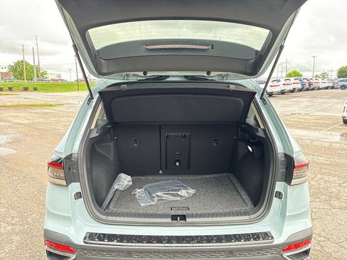 New 2026 Volkswagen Taos SE AWD/4WD image 20
