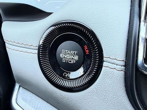 Used 2022 Jeep Compass Limited image 36