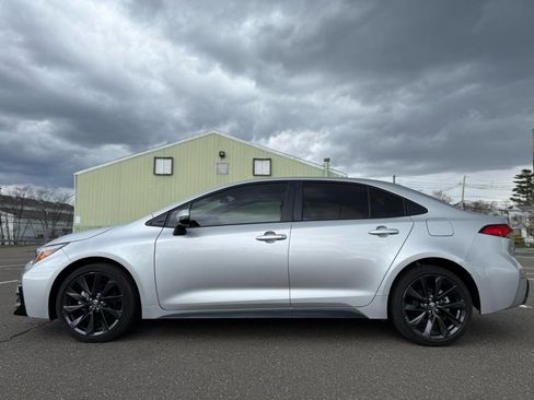 Used 2024 Toyota Corolla SE image 2