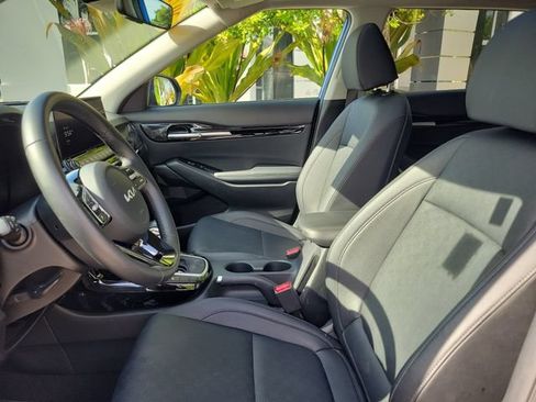 Used 2023 Kia Seltos EX AWD/4WD image 19