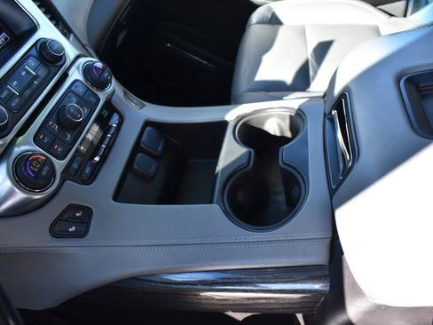 Used 2019 Chevrolet Suburban LT image 23