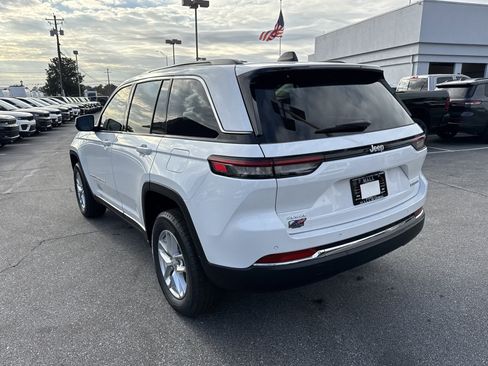 New 2025 Jeep Grand Cherokee Laredo X image 8