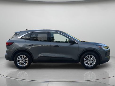 Certified 2024 Ford Escape Active FWD image 39
