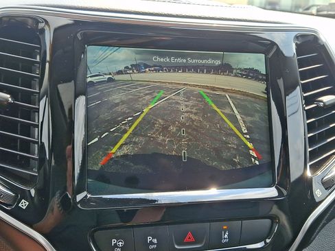 Used 2022 Jeep Cherokee Limited w/ Elite Package AWD/4WD image 20
