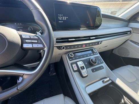 Certified 2025 Hyundai Palisade SEL image 30