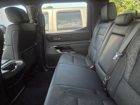 Used 2025 Toyota Tundra Limited AWD/4WD image 7