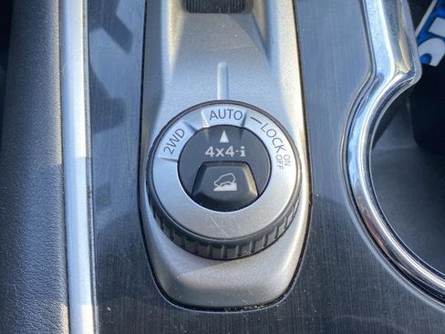 Used 2019 Nissan Pathfinder S image 15