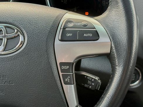 Used 2012 Toyota Highlander Limited w/ Tow Pkg image 31