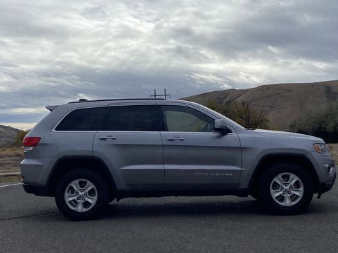 Used 2016 Jeep Grand Cherokee Laredo image 7