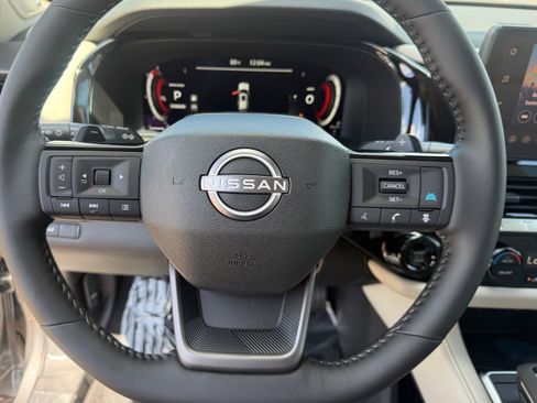 New 2026 Nissan Pathfinder SL FWD image 15