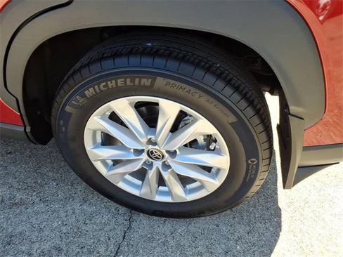 Used 2024 Toyota Corolla Cross LE image 20