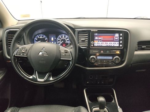 Used 2018 Mitsubishi Outlander SEL image 22