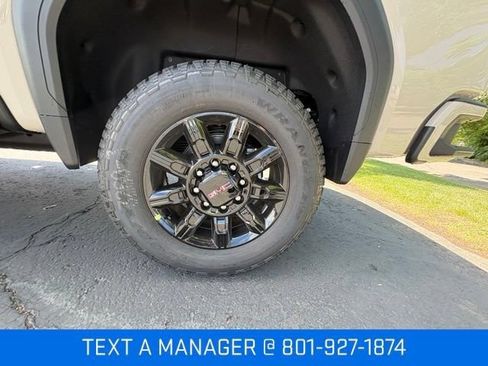 New 2026 GMC Sierra 2500 AT4 w/ AT4 Premium Plus Package AWD/4WD image 11