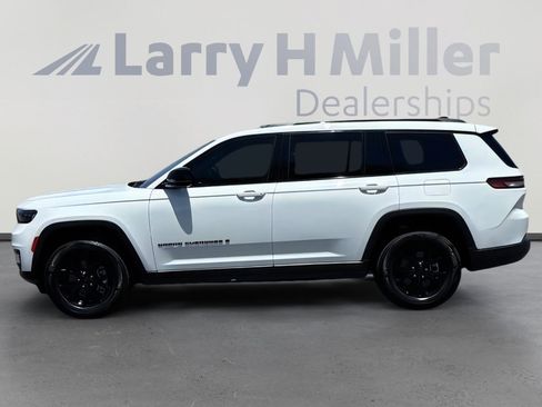 Used 2025 Jeep Grand Cherokee L Altitude RWD image 3