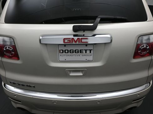 Used 2011 GMC Acadia Denali image 14