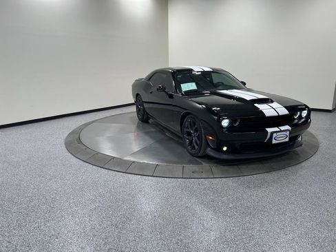 Used 2019 Dodge Challenger R/T w/ Blacktop Package image 4