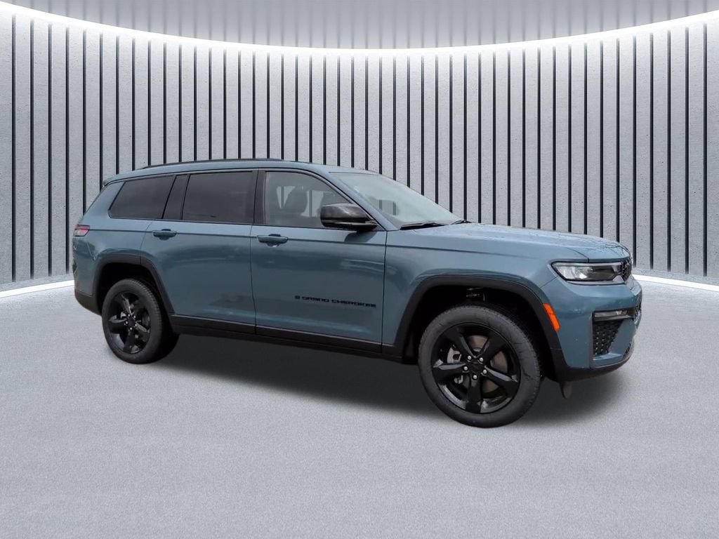 New 2026 Jeep Grand Cherokee L Limited w/ Limited Altitude Package AWD/4WD image 3