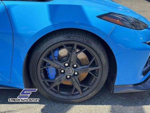 Used 2021 Chevrolet Corvette Stingray Premium Conv w/ Z51 Performance Package image 3