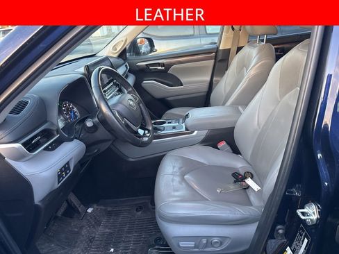 Used 2022 Toyota Highlander Limited image 5