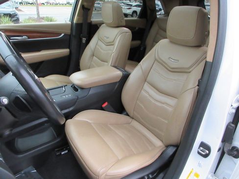 Used 2019 Cadillac XT5 Platinum image 35