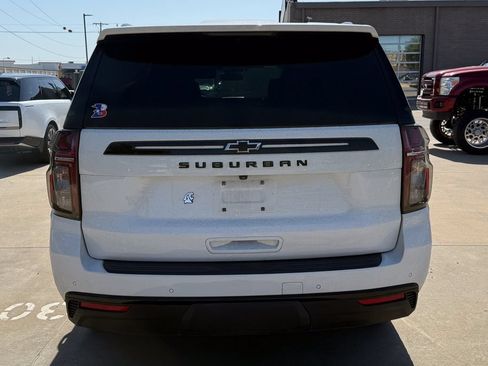 Used 2023 Chevrolet Suburban Z71 w/ Luxury Package AWD/4WD image 5