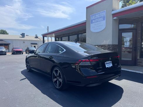 Used 2023 Honda Accord Sport image 3