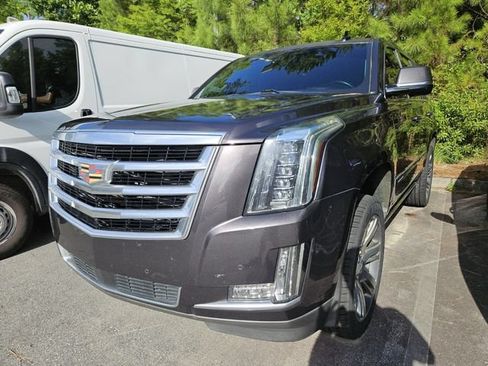 Used 2015 Cadillac Escalade Premium RWD image 2
