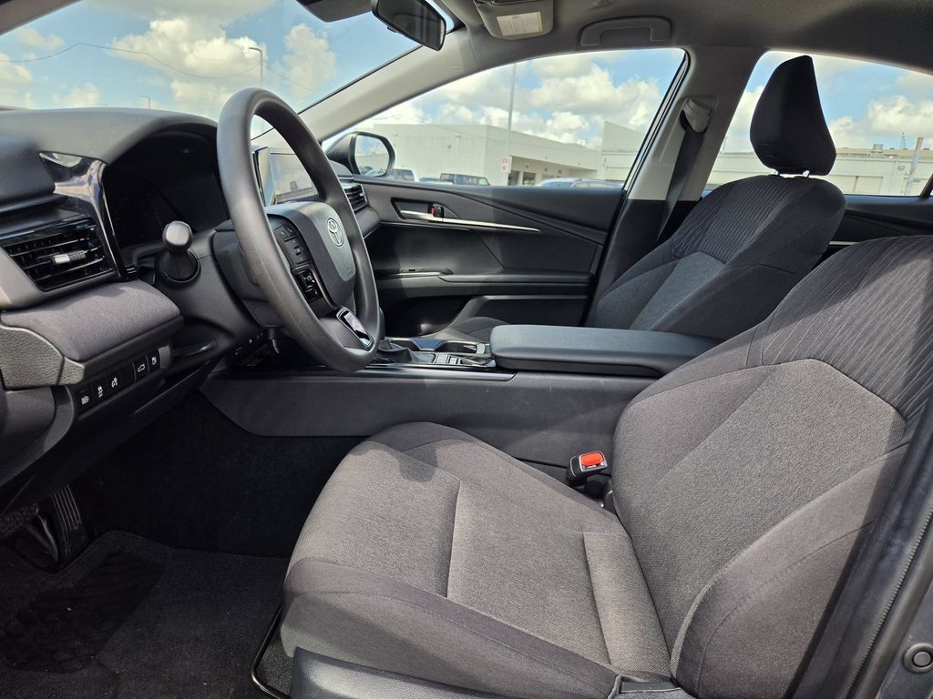 Used 2026 Toyota Camry LE FWD image 26