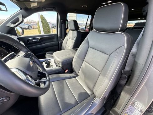 New 2025 Chevrolet Suburban Premier AWD/4WD image 20