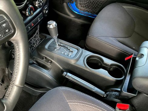 Used 2015 Jeep Wrangler Sahara w/ Connectivity Group AWD/4WD image 17