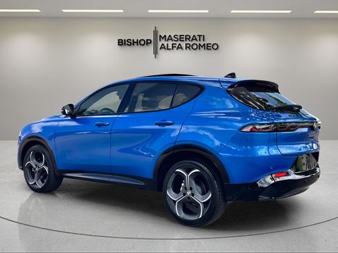 New 2026 Alfa Romeo Tonale w/ Black Premium Package AWD/4WD image 4