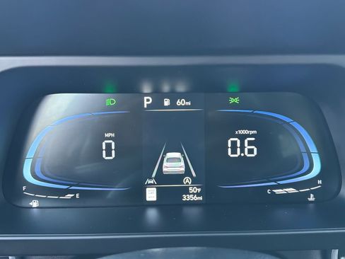 Used 2024 Hyundai Elantra SE image 23