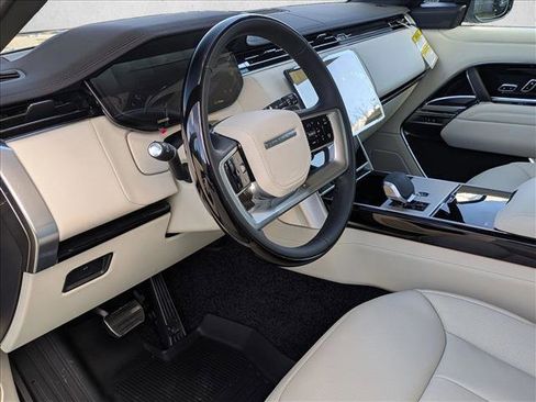 New 2026 Land Rover Range Rover Long Wheelbase SE image 3