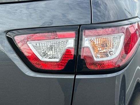 Used 2014 Chevrolet Traverse LS FWD image 16