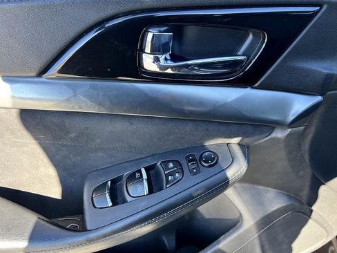 Used 2016 Nissan Maxima SR image 12