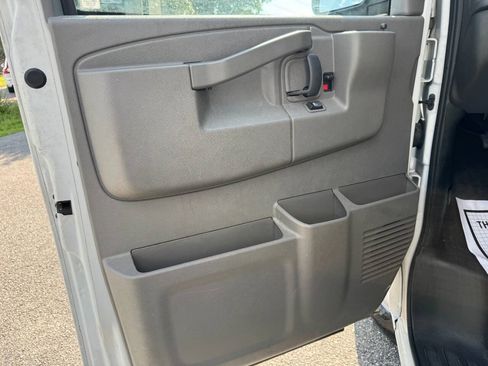 Used 2018 Chevrolet Express 3500 LT w/ LT Preferred Equipment Group RWD image 37