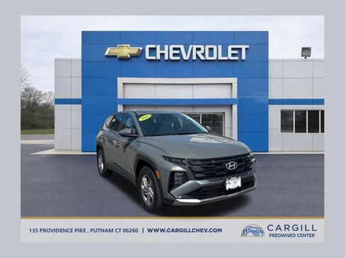Used 2025 Hyundai Tucson SE AWD/4WD image 1