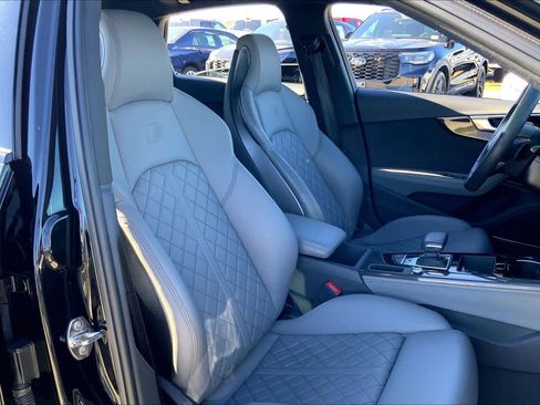 Used 2023 Audi S4 Prestige image 9