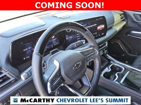 Used 2024 Chevrolet Traverse LT w/ Enhanced Driving Package image 7