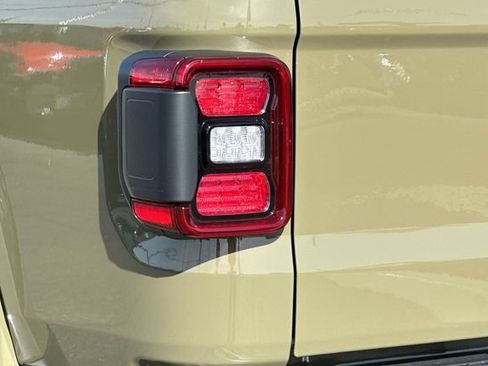 New 2026 Jeep Gladiator Rubicon AWD/4WD image 24