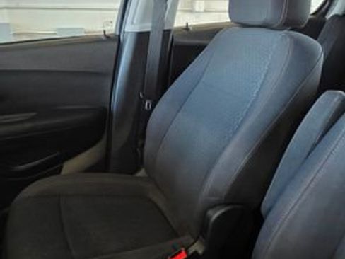 Used 2017 Chevrolet Trax LS image 21