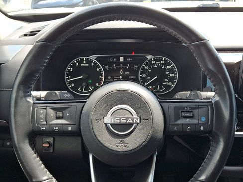 Used 2024 Nissan Pathfinder SL AWD/4WD image 21