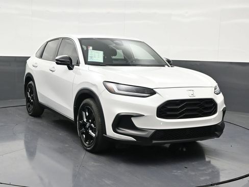 Used 2025 Honda HR-V Sport image 7