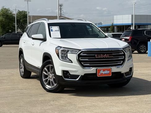 Certified 2024 GMC Terrain SLT AWD/4WD image 2