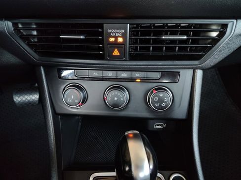 Used 2019 Volkswagen Jetta S image 4