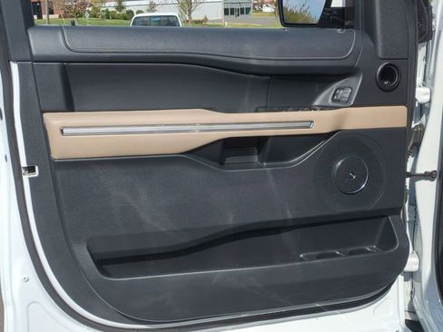 Used 2023 Ford Expedition Max Limited AWD/4WD image 19