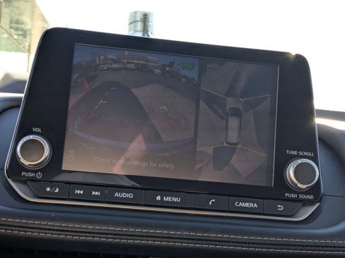 Used 2021 Nissan Rogue SV image 22