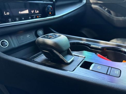 Used 2022 Nissan Rogue SV FWD image 18