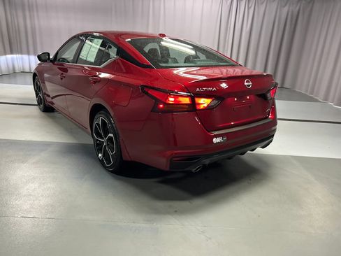 Used 2024 Nissan Altima 2.5 SR AWD/4WD image 5